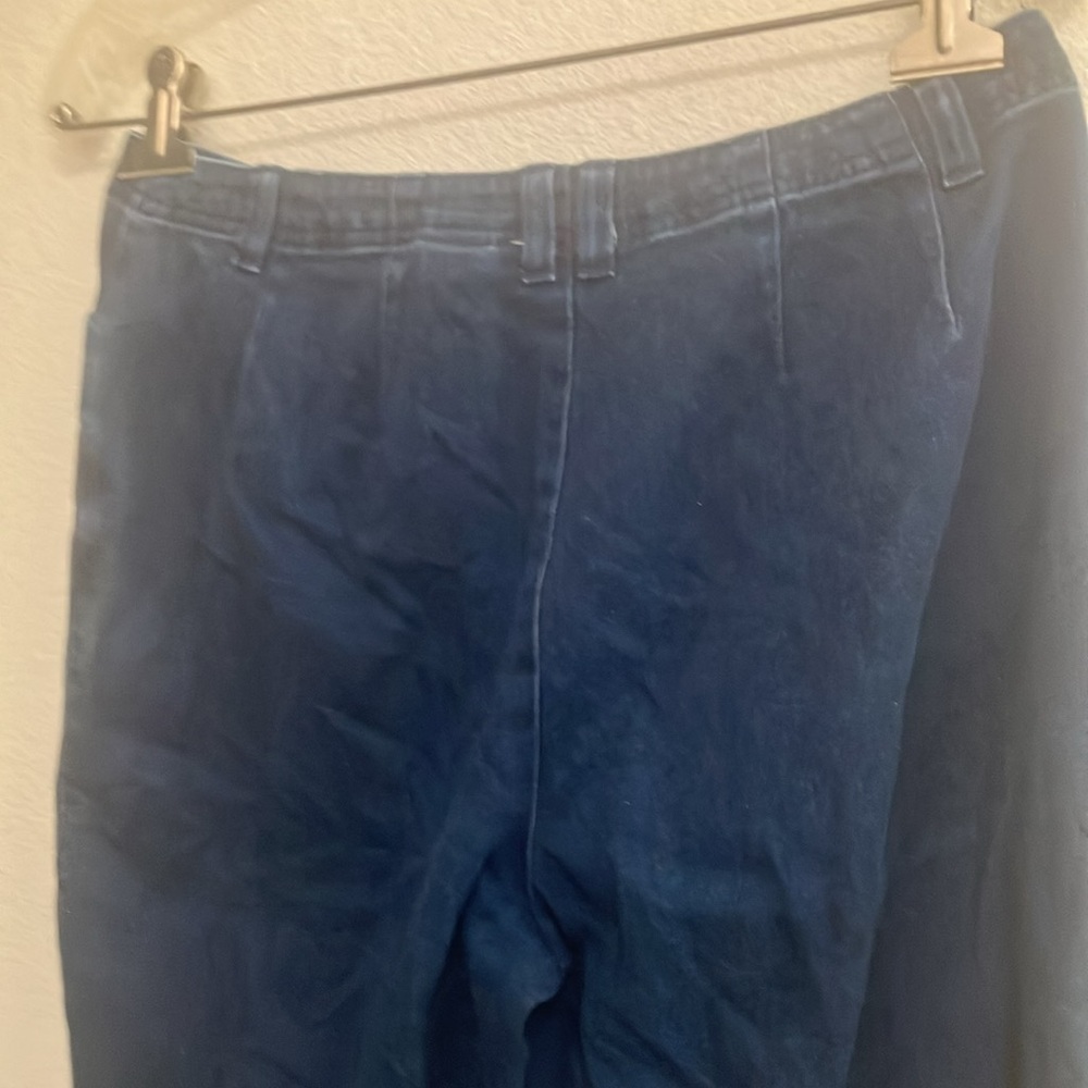FINAL MARKDOWN Liz Claiborne capris 8 - Picture 4 of 4